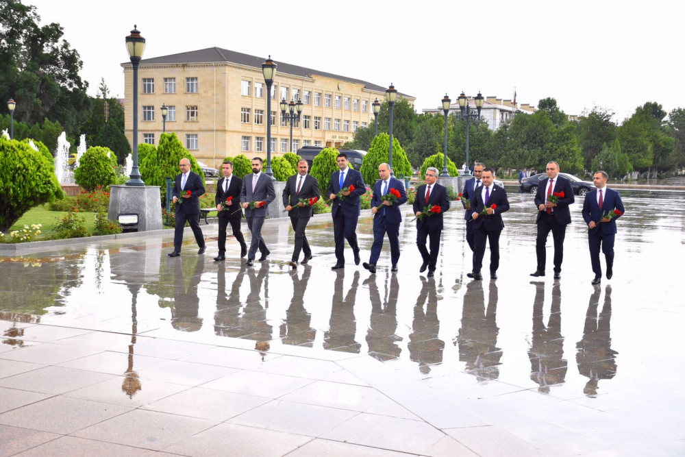 Elm və təhsil naziri Emin Əmrullayevin Naxçıvana səfəri başlayıb<font color='red'> - YENİLƏNƏCƏK</font><font color=red> - FOTOLAR</font>