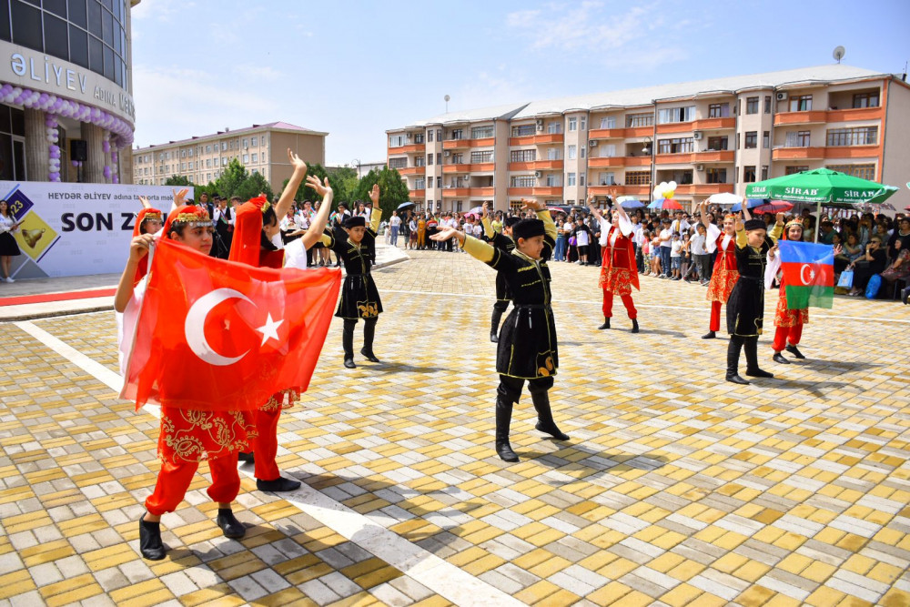 Elm və təhsil naziri Emin Əmrullayevin Naxçıvana səfəri başlayıb<font color='red'> - YENİLƏNƏCƏK</font><font color=red> - FOTOLAR</font>