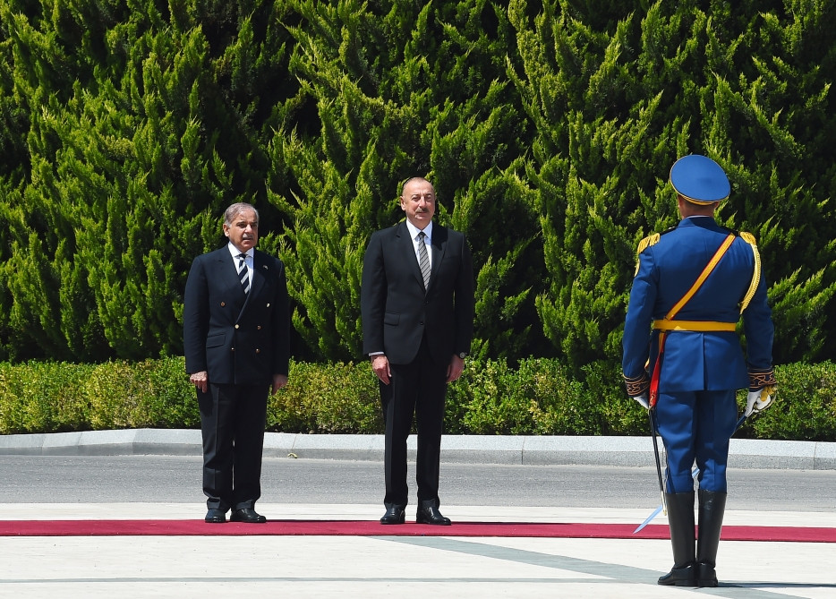 Pakistanın Baş naziri Məhəmməd Şahbaz Şərifin rəsmi qarşılanma mərasimi olub<font color=red> - FOTOLAR</font>