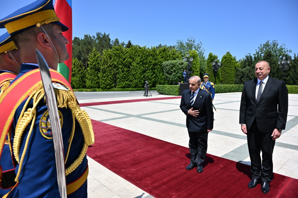 Pakistanın Baş naziri Məhəmməd Şahbaz Şərifin rəsmi qarşılanma mərasimi olub<font color=red> - FOTOLAR</font>