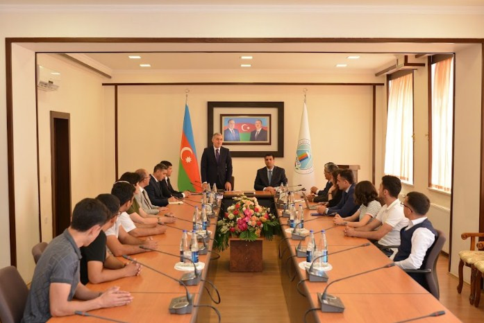 Vergi olimpiadasında fərqlənən tələbələr mükafatlandırılıb<font color=red> - FOTOLAR</font>