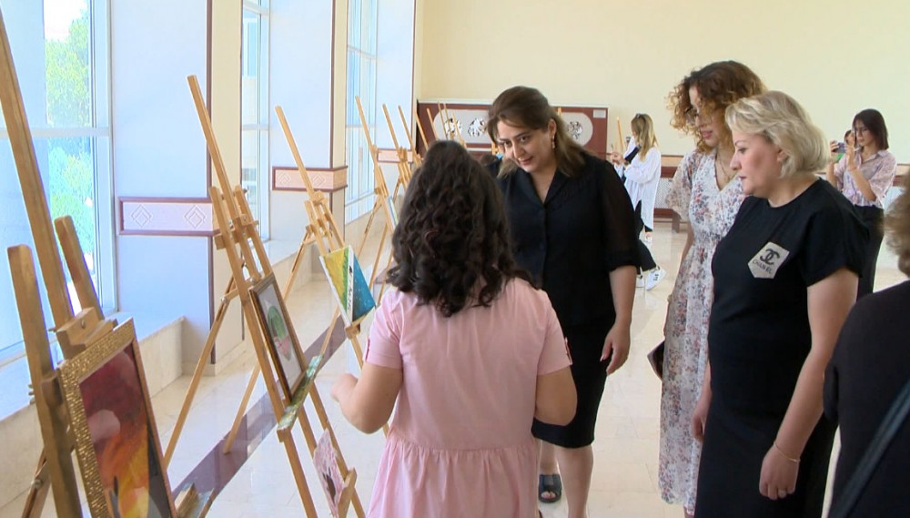 Asel Zeynəb Kayanın “Mənim rəngli sənətim” adlı fərdi rəsm sərgisi açılıb<font color=red> - FOTOLAR</font>