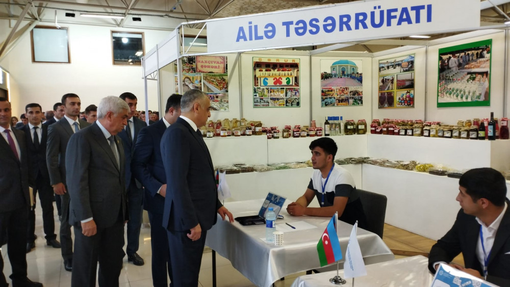 Naxçıvan şəhərində əmək yarmarkası keçirilib<font color='red'> - YENİLƏNİB</font><font color=red> - FOTOLAR</font>