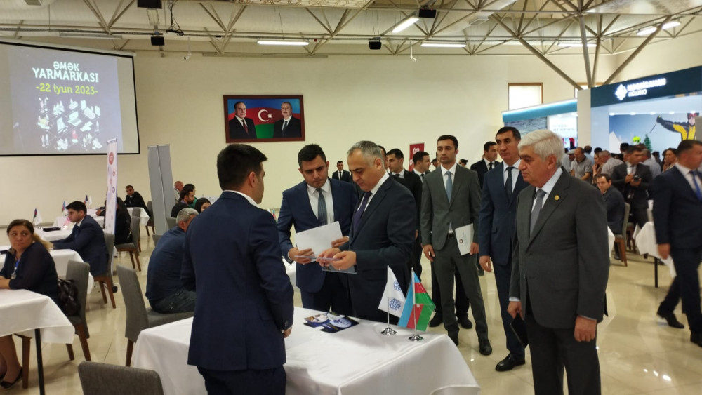 Naxçıvan şəhərində əmək yarmarkası keçirilib<font color='red'> - YENİLƏNİB</font><font color=red> - FOTOLAR</font>