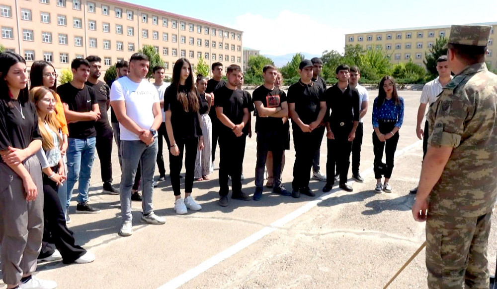 Gənclərin hərbçilərlə görüşü təşkil olunub<font color=red> - FOTOLAR</font>