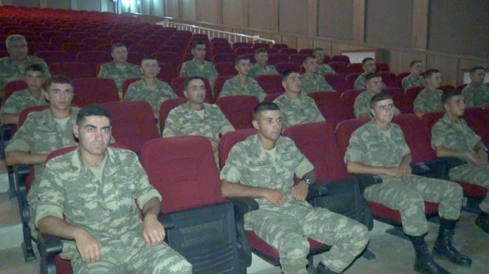 Gənclərin hərbçilərlə görüşü təşkil olunub<font color=red> - FOTOLAR</font>