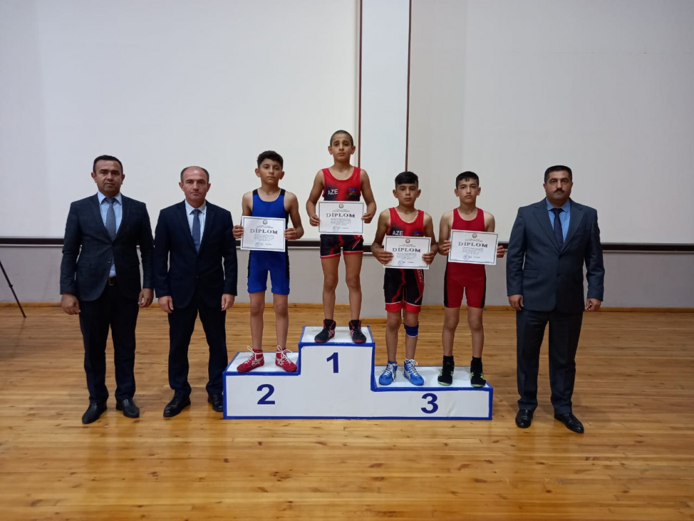 Sərbəst güləş üzrə Naxçıvan şəhər birinciliyi keçirilib<font color=red> - FOTOLAR</font>