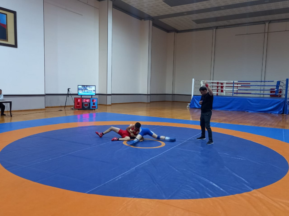 Sərbəst güləş üzrə Naxçıvan şəhər birinciliyi keçirilib<font color=red> - FOTOLAR</font>