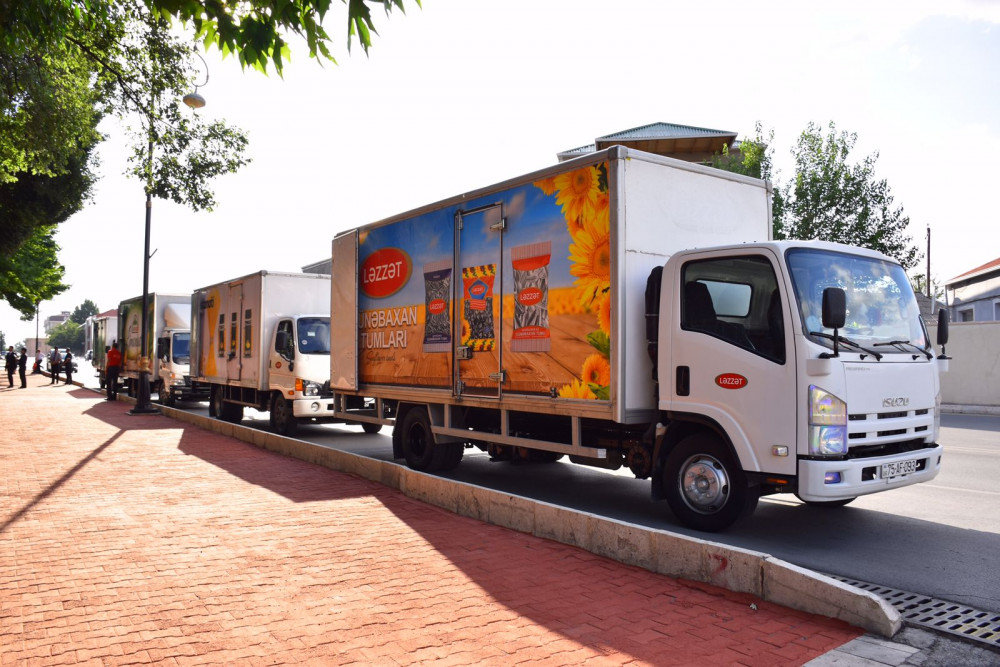 Naxçıvanda sosial qayğıya ehtiyacı olan 1250 ailəyə bayram sovqatları verilib<font color=red> - FOTOLAR</font>