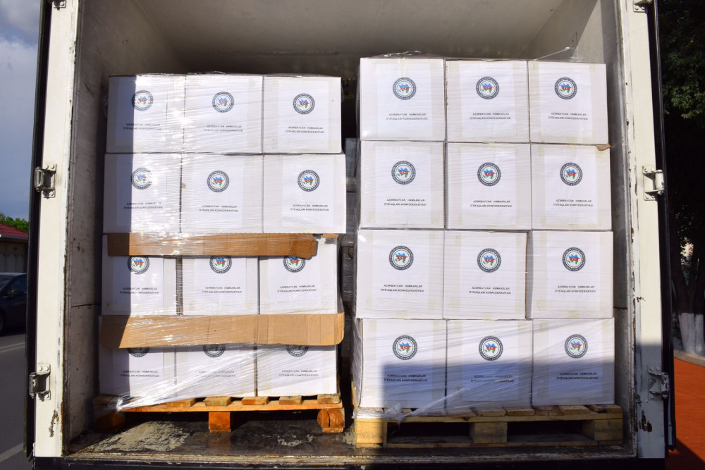 Naxçıvanda sosial qayğıya ehtiyacı olan 1250 ailəyə bayram sovqatları verilib<font color=red> - FOTOLAR</font>