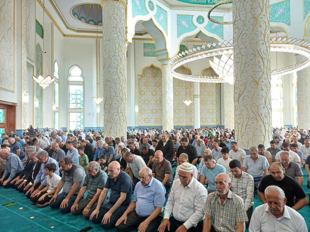Naxçıvan məscidlərində bayram namazı qılınıb<font color=red> - FOTOLAR</font>