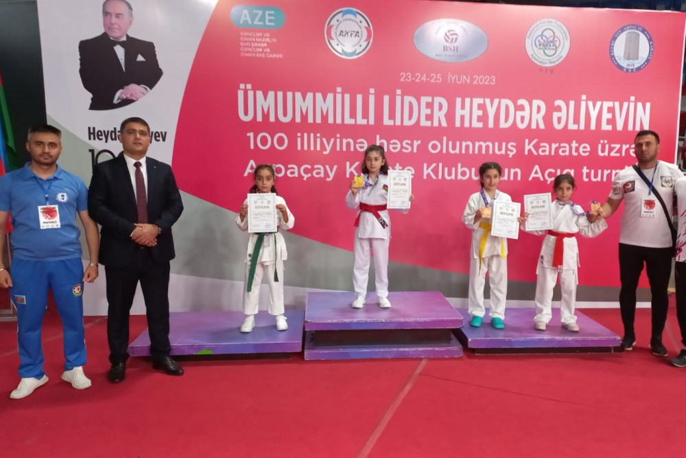 Naxçıvan karateçiləri açıq turnirdə 28 medal qazanıb<font color=red> - FOTOLAR</font>