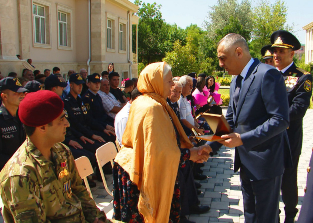 Naxçıvan Orta İxtisas Polis Məktəbində buraxılış mərasimi keçirilib<font color='red'> - YENİLƏNİB</font><font color=red> - FOTOLAR</font>