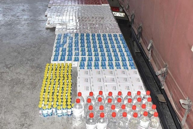 Naxçıvanda saxlanmasında pozuntular aşkarlanan dərmanların dövriyyəyə buraxılmasının qarşısı alınıb<font color=red> - FOTOLAR</font>