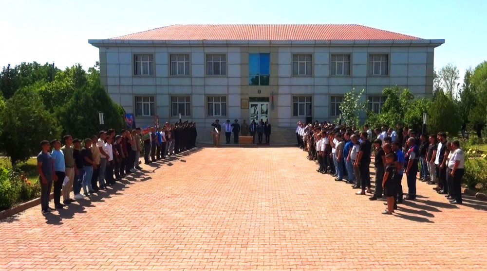 Şərur, Kəngərli və Şahbuzda gənclər hərbi xidmətə yola salınıb<font color=red> - FOTOLAR</font>