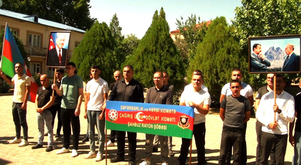 Şərur, Kəngərli və Şahbuzda gənclər hərbi xidmətə yola salınıb<font color=red> - FOTOLAR</font>