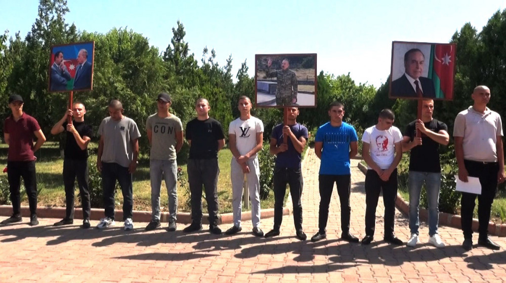 Şərur, Kəngərli və Şahbuzda gənclər hərbi xidmətə yola salınıb<font color=red> - FOTOLAR</font>