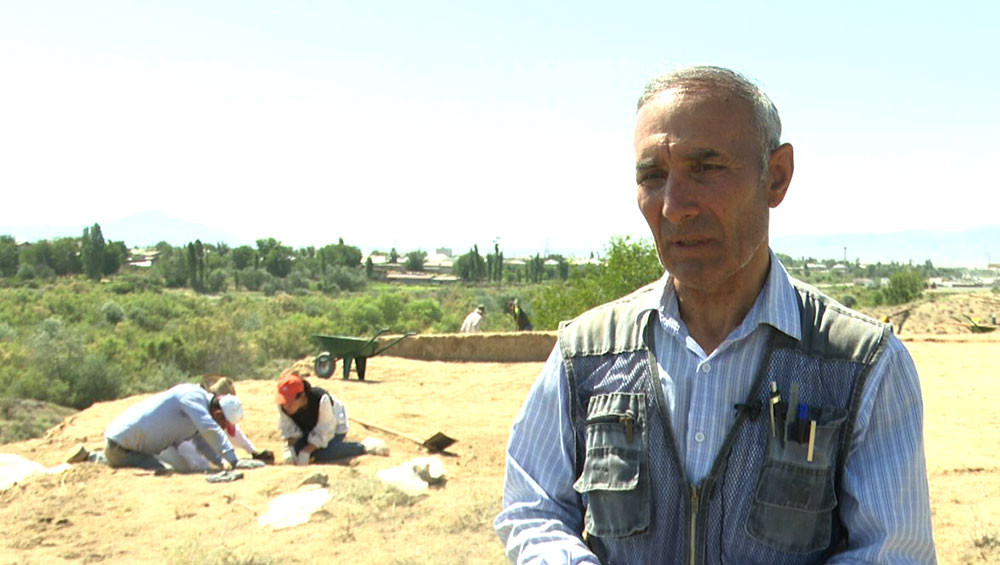 Tumbultəpə yaşayış yerində arxeoloji qazıntı aparılır<font color=red> - FOTOLAR</font>