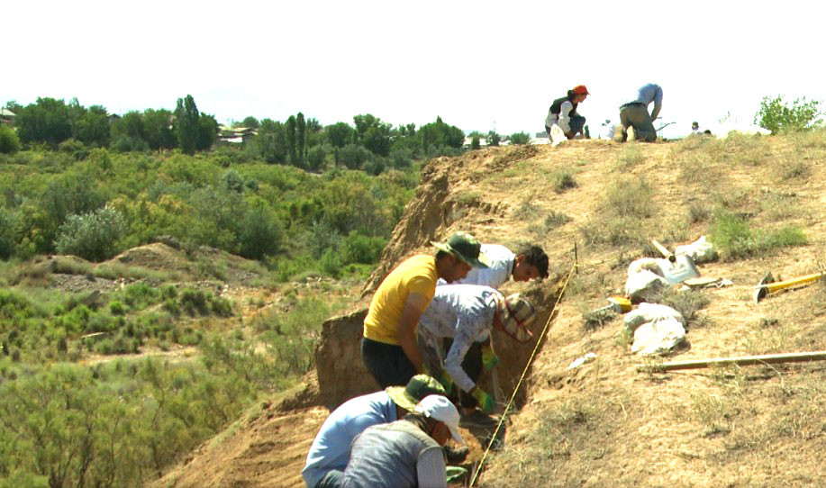 Tumbultəpə yaşayış yerində arxeoloji qazıntı aparılır<font color=red> - FOTOLAR</font>