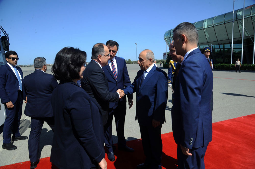 Albaniya Prezidenti Bayram Beqay Azərbaycana rəsmi səfərə gəlib<font color=red> - FOTOLAR</font>