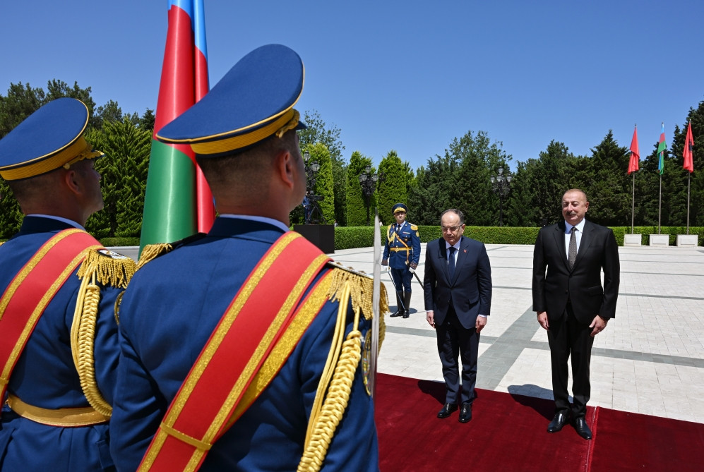 Albaniya Prezidenti Bayram Beqayın rəsmi qarşılanma mərasimi olub<font color=red> - FOTOLAR</font>