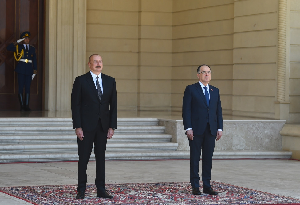 Albaniya Prezidenti Bayram Beqayın rəsmi qarşılanma mərasimi olub<font color=red> - FOTOLAR</font>