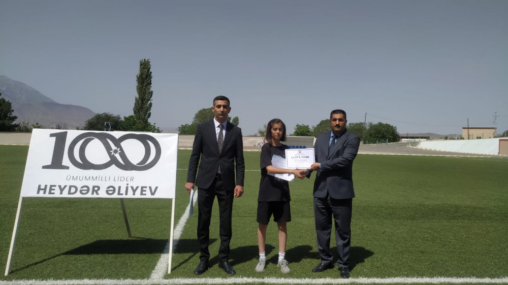 Ordubad Şəhər Stadionunda “Heydər Əliyev İli”nə həsr olunan atletikanın qaçış növü üzrə yarış keçirilib<font color=red> - FOTOLAR</font>