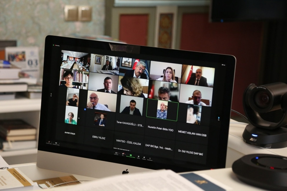 AMEA prezidenti Türkiyə tərəfindən təşkil olunmuş konfransda çıxış edib<font color=red> - FOTOLAR</font>