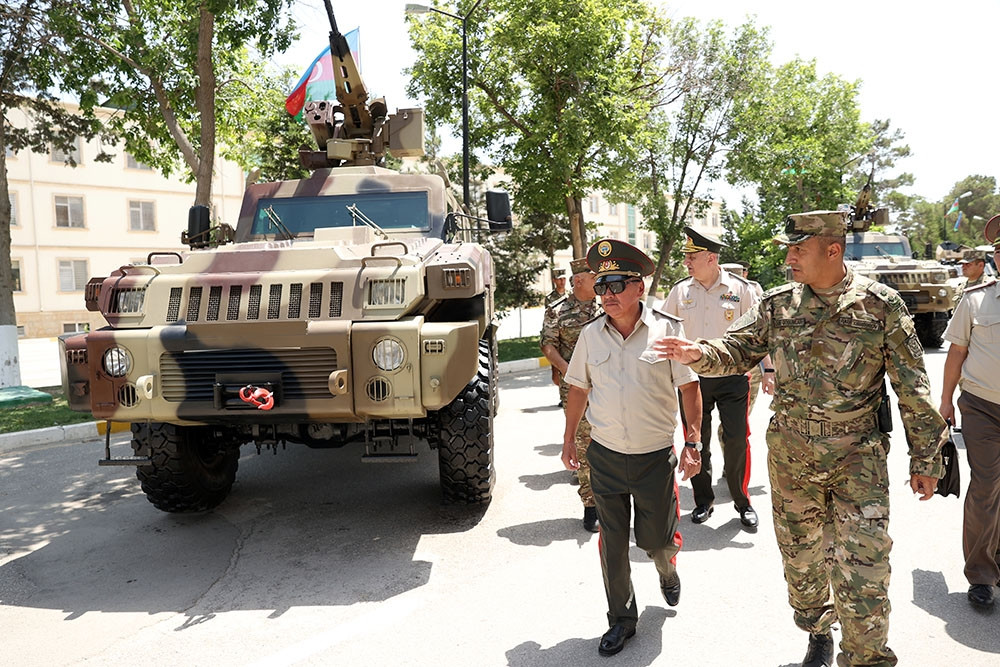 Qırğızıstan müdafiə nazirinin rəhbərlik etdiyi nümayəndə heyətinin ölkəmizə səfəri davam edir<font color=red> - FOTOLAR</font>