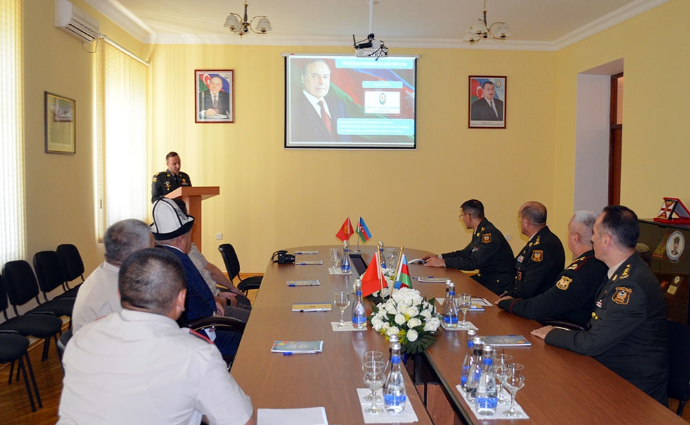 Qırğızıstan müdafiə nazirinin rəhbərlik etdiyi nümayəndə heyətinin ölkəmizə səfəri davam edir<font color=red> - FOTOLAR</font>