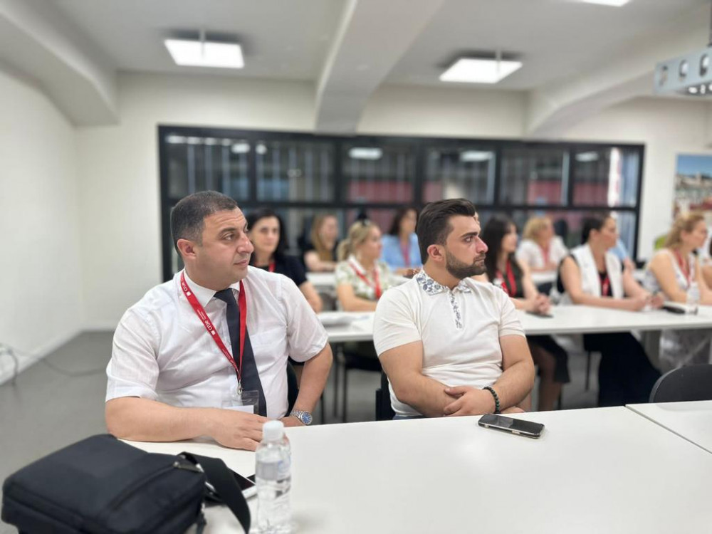 “Naxçıvan” Universitetinin rəhbərliyi “Azərbaycan Rektorlar Konfransının yaradılması” - ECAR Erasmus+ layihəsi çərçivəsində hal-hazırda İspaniyada səfərdədir<font color=red> - FOTOLAR</font>