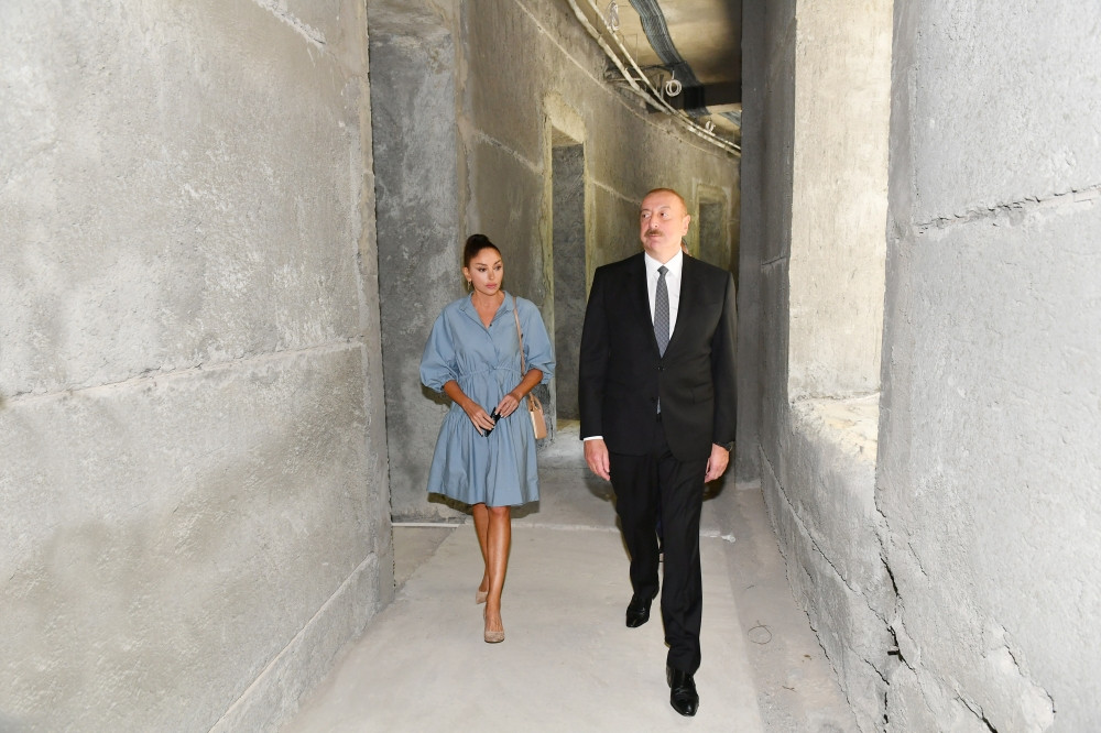 Prezident İlham Əliyev və birinci xanım Mehriban Əliyeva Mərkəzi Nəbatat Bağında aparılan işlərlə tanış olublar <font color='red'> - YENİLƏNİB</font><font color=red> - FOTOLAR</font>