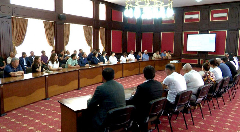 Komitə sədri: "Son bir neçə ayda Naxçıvanda uşaq əməyinin istismarı hallarına rast gəlinir"<font color=red> - FOTOLAR</font>