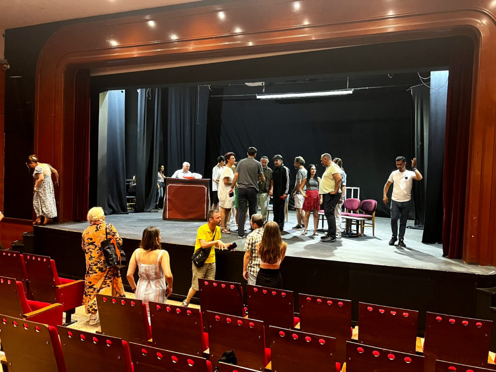 Naxçıvan Dövlət Milli Dram Teatrının kollektivi Türkiyədə qastrol səfərində olub<font color=red> - FOTOLAR</font>