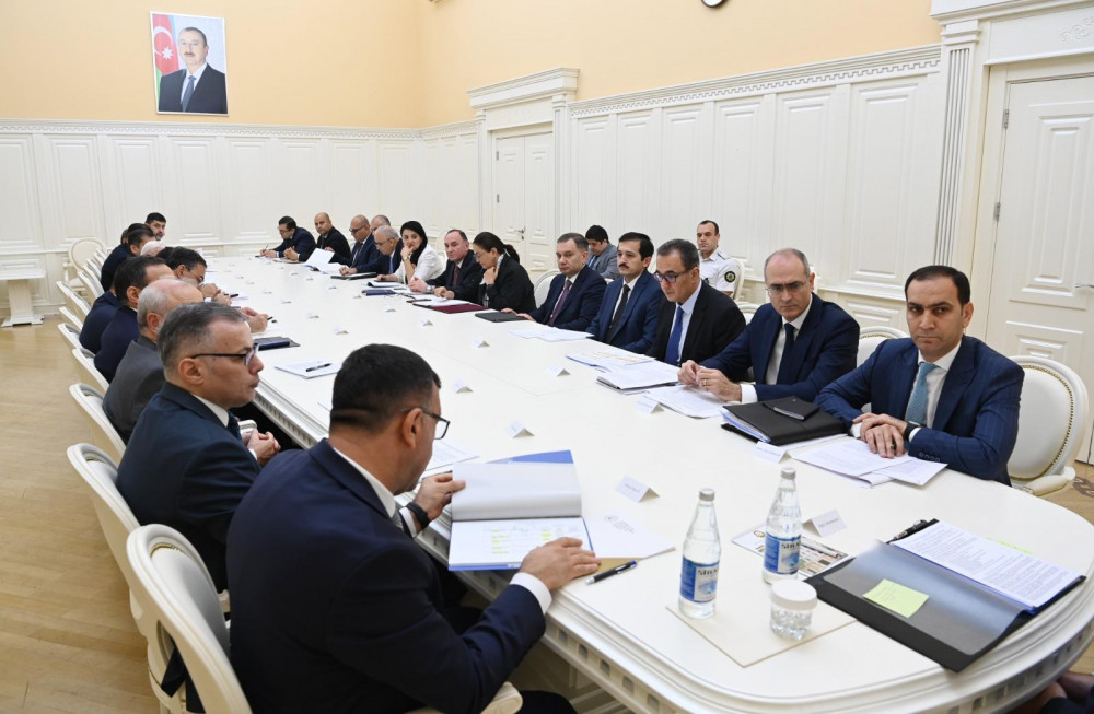 Naxçıvanın sosial-iqtisadi inkişafına dair Dövlət Proqramı ilə bağlı iclas keçirilib<font color=red> - FOTOLAR</font>