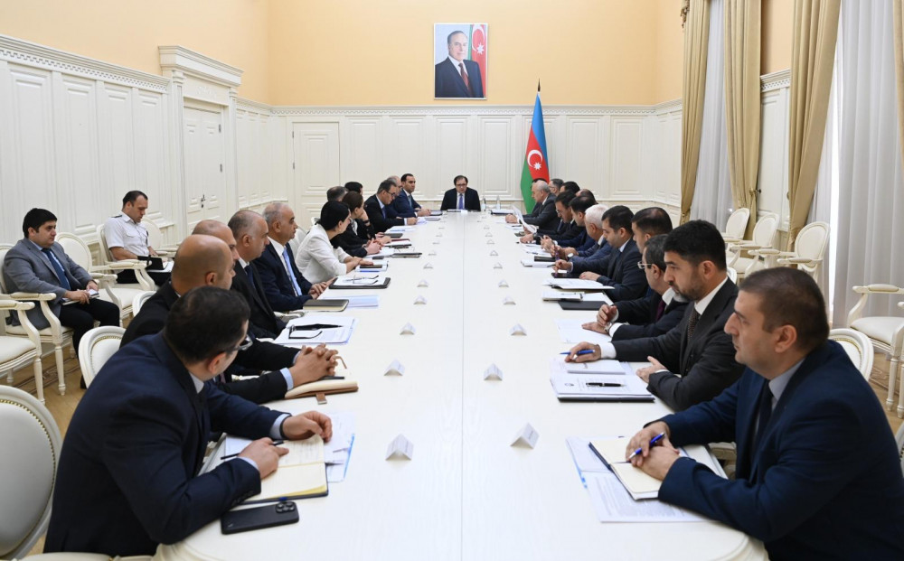 Naxçıvanın sosial-iqtisadi inkişafına dair Dövlət Proqramı ilə bağlı iclas keçirilib<font color=red> - FOTOLAR</font>