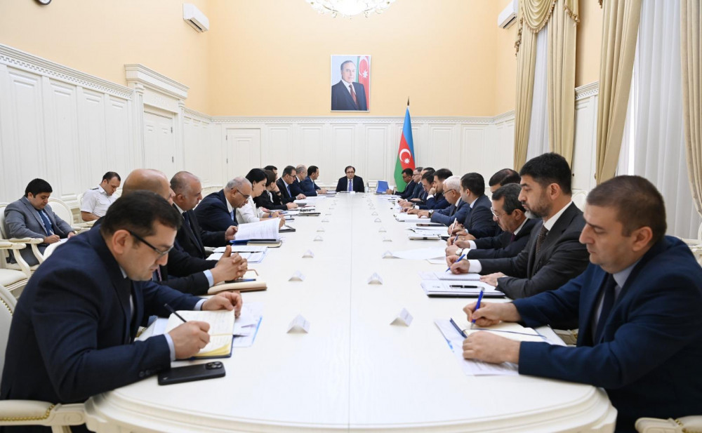 Naxçıvanın sosial-iqtisadi inkişafına dair Dövlət Proqramı ilə bağlı iclas keçirilib<font color=red> - FOTOLAR</font>