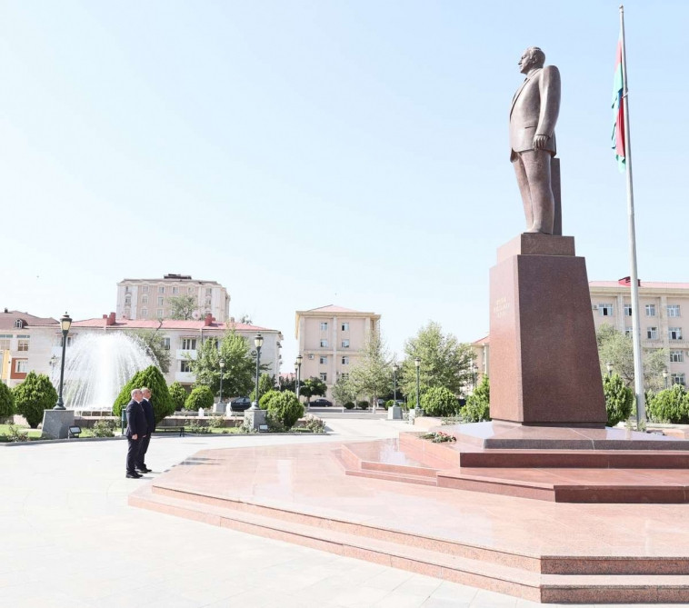 Dövlət Gömrük Komitəsinin sədri Naxçıvan şəhərində vətəndaşları qəbul edib<font color=red> - FOTOLAR</font>