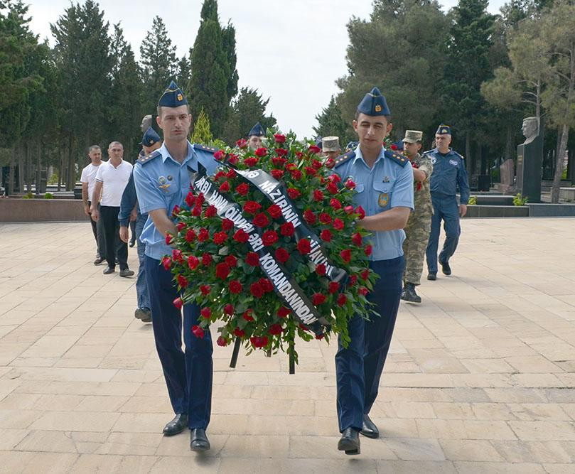 Şəhid hərbi pilot Rəşad Atakişiyevin məzarı ziyarət edilib<font color=red> - FOTOLAR</font>