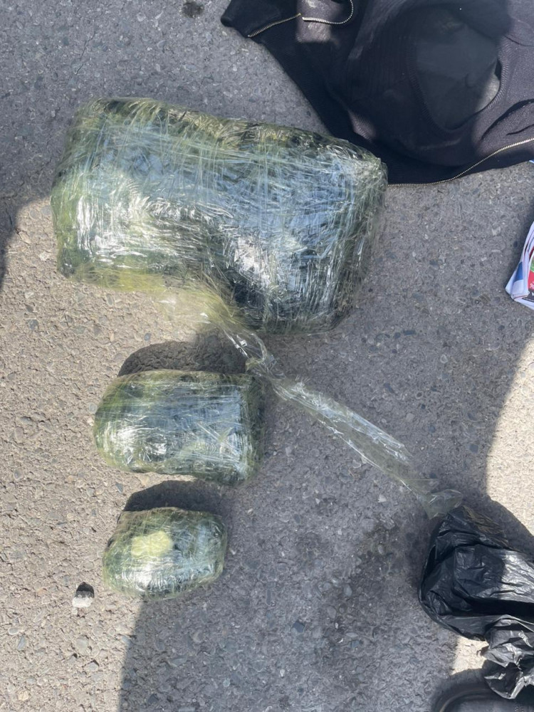 Ağsuda narkokuryerlik edən qohumlar tutulub<font color=red> - FOTOLAR</font>