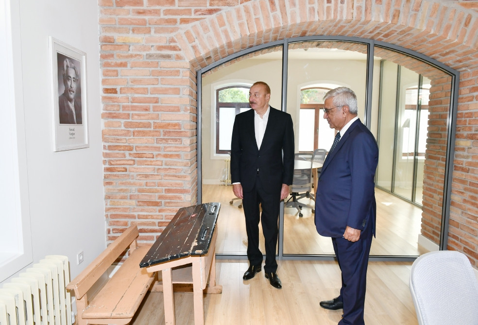 Prezident İlham Əliyev Qazax Müəllimlər Seminariyası ADA Universiteti Qazax Mərkəzində yaradılan şəraitlə tanış olub<font color='red'> - YENİLƏNİB</font><font color=red> - FOTOLAR</font>