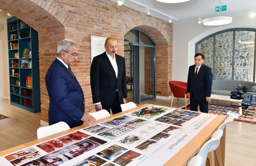 Prezident İlham Əliyev Qazax Müəllimlər Seminariyası ADA Universiteti Qazax Mərkəzində yaradılan şəraitlə tanış olub<font color='red'> - YENİLƏNİB</font><font color=red> - FOTOLAR</font>