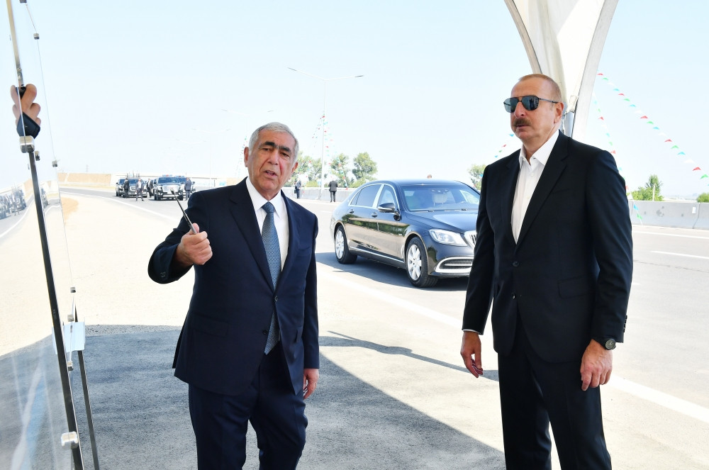 Prezident İlham Əliyev Bakı-Qazax-Gürcüstan ilə dövlət sərhədi avtomobil yolunun Gəncə-Qazaxbəyli hissəsinin açılışında iştirak edib<font color='red'> - YENİLƏNİB</font><font color=red> - FOTOLAR</font>