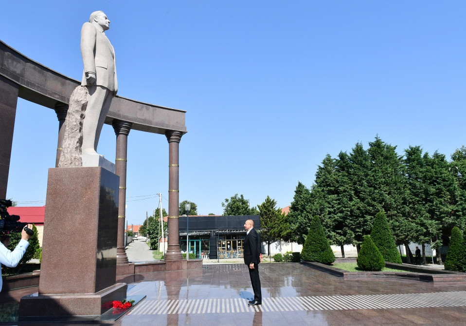 Azərbaycan Prezidenti İlham Əliyev Şəmkir rayonuna səfər edib<font color='red'> - YENİLƏNİB</font><font color=red> - FOTOLAR</font>