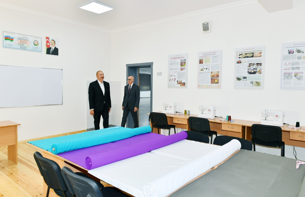 Şəmkir şəhərində Məhəmməd Füzuli adına təbiət və humanitar fənlər təmayüllü tam orta məktəb-liseyin yeni binasının açılışı olub<font color='red'> - YENİLƏNİB</font><font color=red> - FOTOLAR</font>