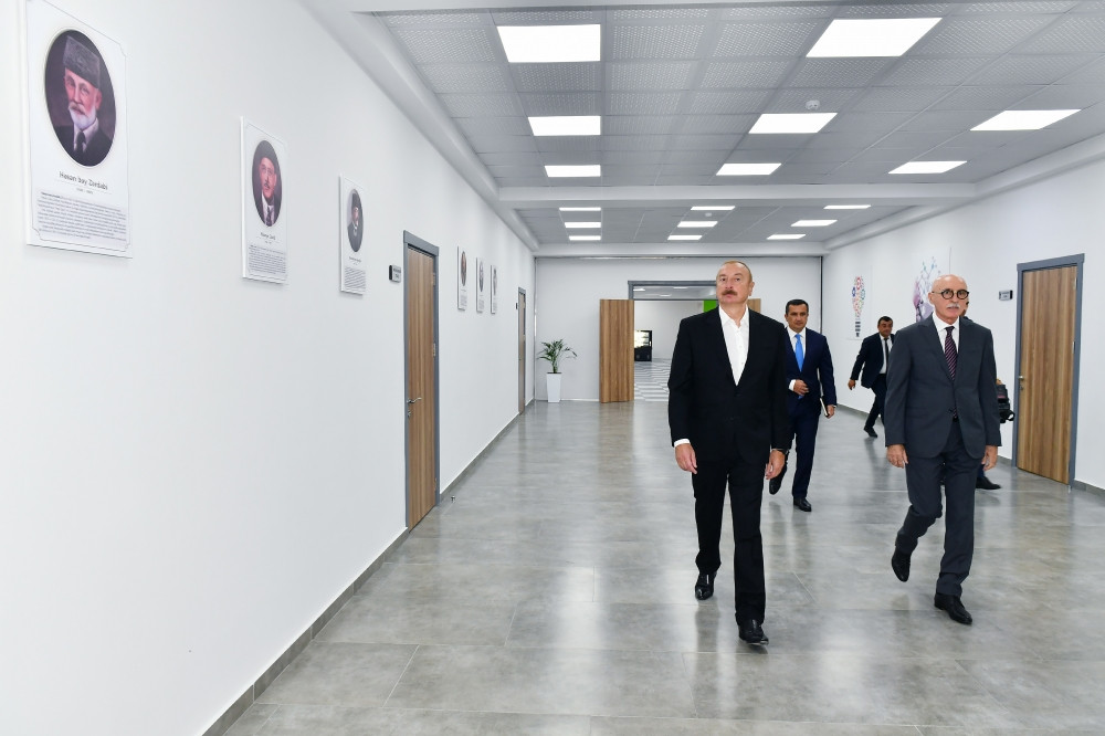 Şəmkir şəhərində Məhəmməd Füzuli adına təbiət və humanitar fənlər təmayüllü tam orta məktəb-liseyin yeni binasının açılışı olub<font color='red'> - YENİLƏNİB</font><font color=red> - FOTOLAR</font>
