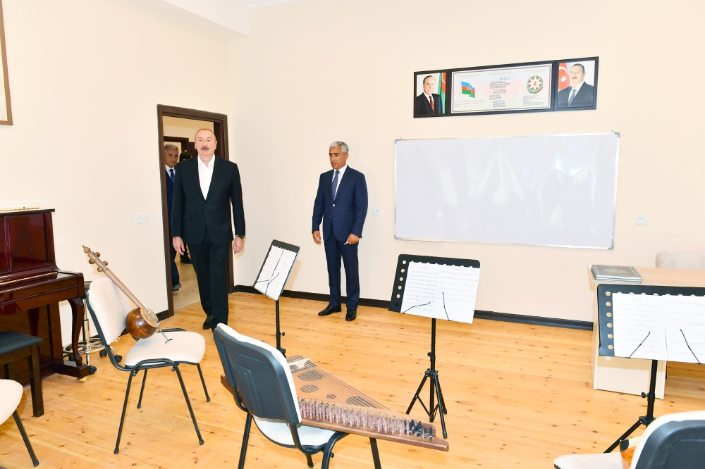 Samuxda Sərkar kənd uşaq musiqi məktəbinin yeni binası istifadəyə verilib<font color='red'> - YENİLƏNİB</font><font color=red> - FOTOLAR</font>