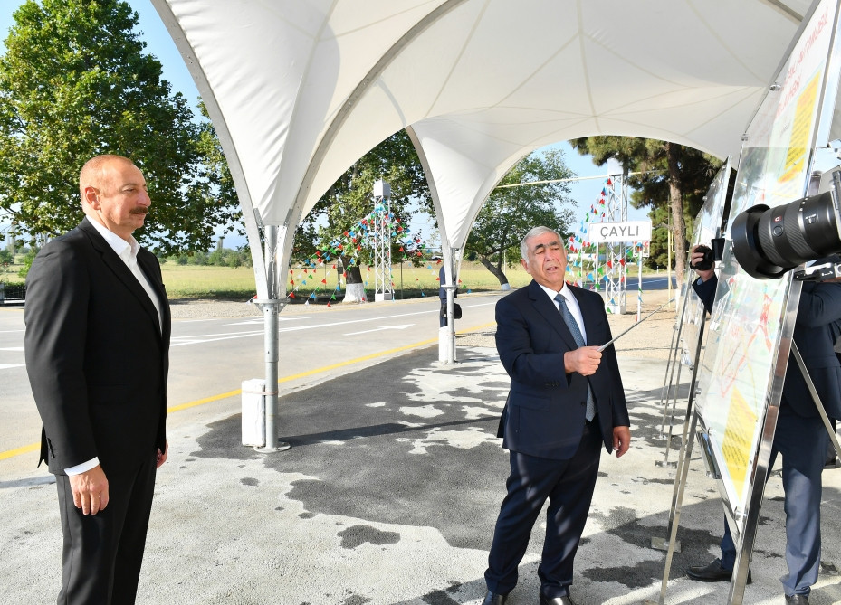 Prezident İlham Əliyev Qarapapaq-Çaylı avtomobil yolunun açılışında iştirak edib<font color='red'> - YENİLƏNİB</font><font color=red> - FOTOLAR</font>