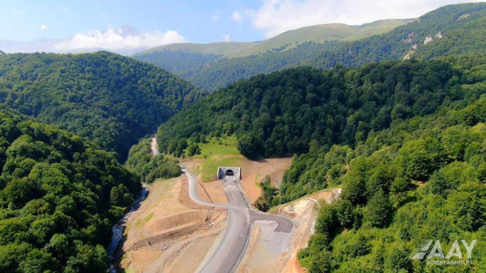 Toğanalı-Kəlbəcər-İstisu yolunun və 5 tunelin inşası davam edir<font color=red> - FOTOLAR</font>