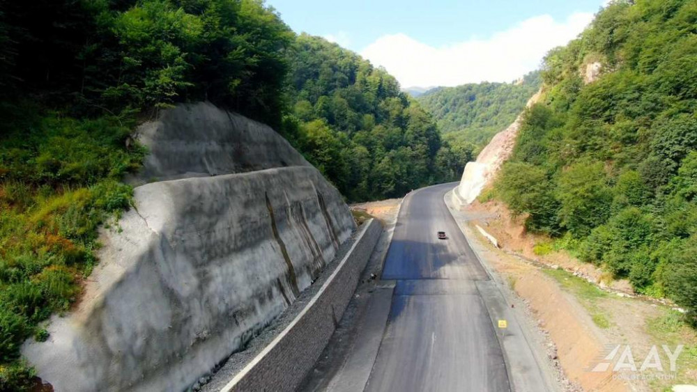 Toğanalı-Kəlbəcər-İstisu yolunun və 5 tunelin inşası davam edir<font color=red> - FOTOLAR</font>
